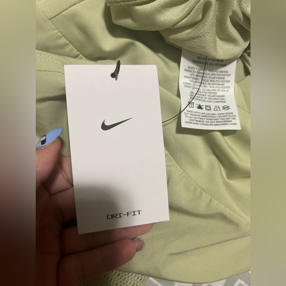 NWT Nike Dri-fit Running Olive Aura shorts w/ drawstring and liner-Size l/xl - Picture 11 of 13